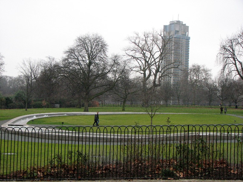 hide_park.JPG (811071 byte)